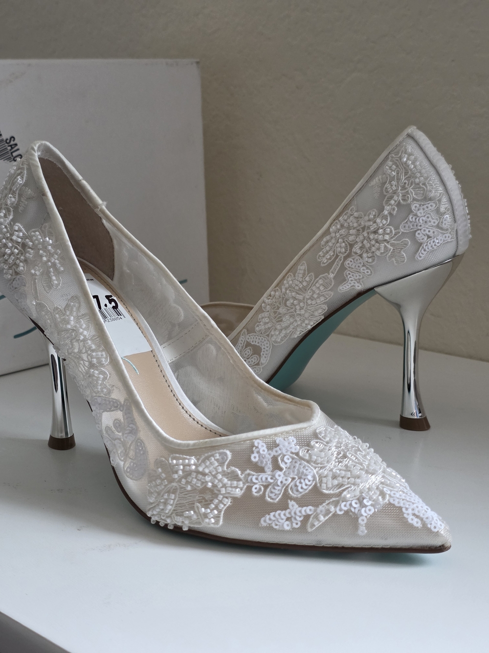 Betsey Johnson
Blue by Betsey Johnson Jenii Mesh Beaded Stiletto Pumps Size 7.5